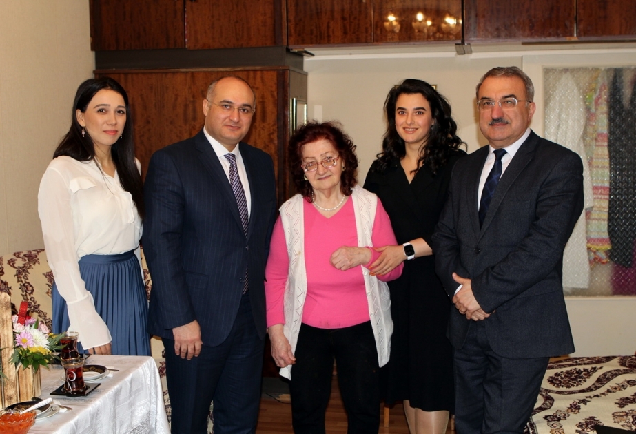Dövlət Sosial Müdafiə Fondunun direktoru tənha ahıl qadınları evlərində ziyarət edib