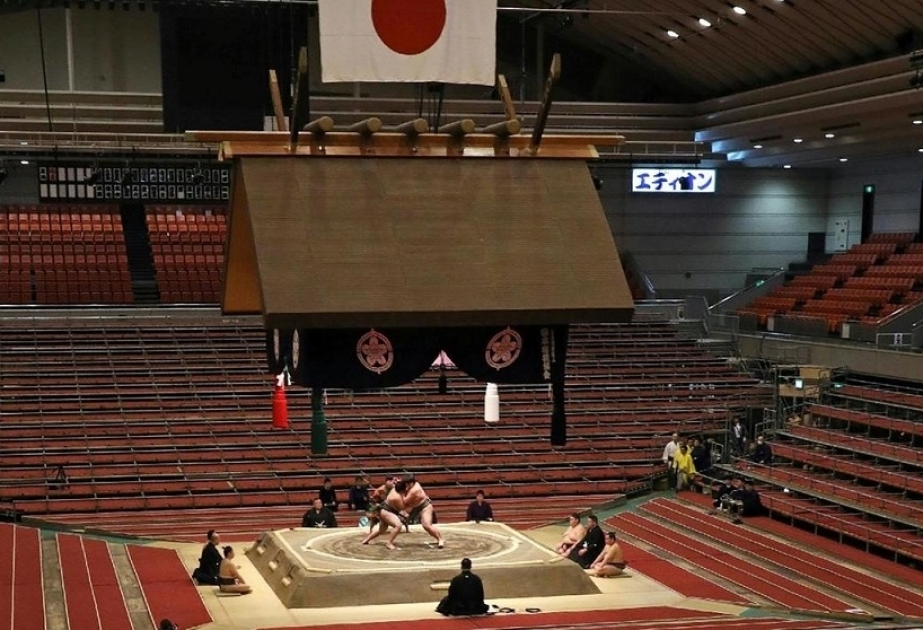 Yaponiyada sumo üzrə İmperator kuboku turniri tamaşaçılarsız keçirilir