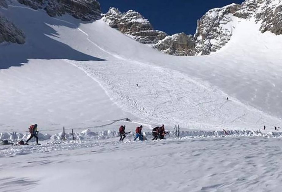 Alp dağlarında qar uçqunu beş nəfərin həyatına son qoyub