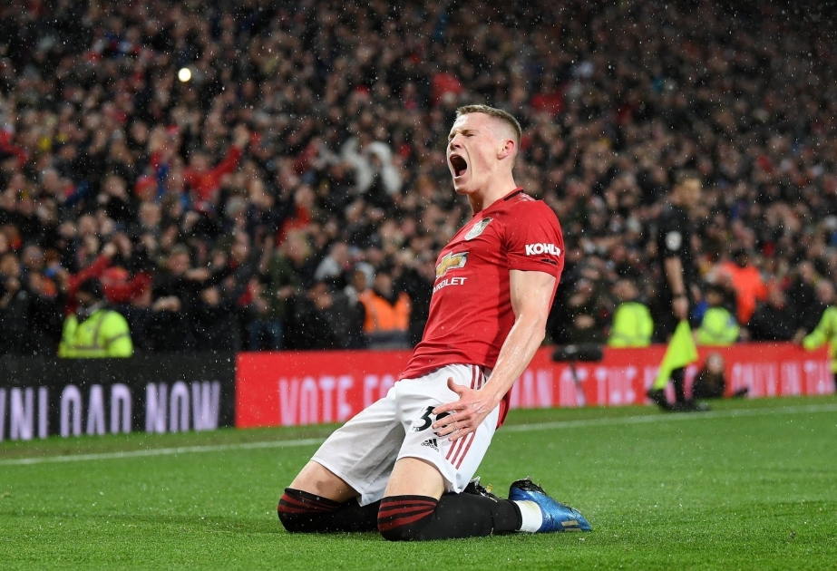Manchester United beat Manchester City 2-0