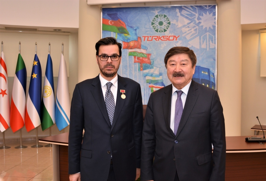 TRT-nin baş direktoru “Çingiz Aytmatov” qızıl medalı ilə təltif olunub