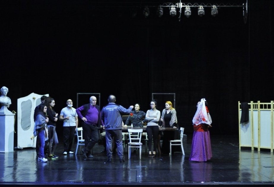 Akademik Milli Dram Teatrında “Filumena Marturano” tamaşasının məşqləri davam edir