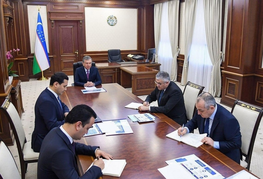 رئيس أوزبكستان يعقد اجتماعا حول آفاق التعاون الاقتصادي مع روسيا وأذربيجان