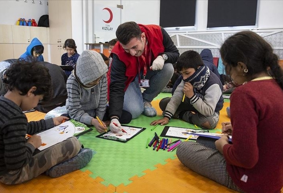 Türkiyə Yunanıstanla sərhədə toplaşan köçkünlərə maddi və psixoloji dəstək göstərir