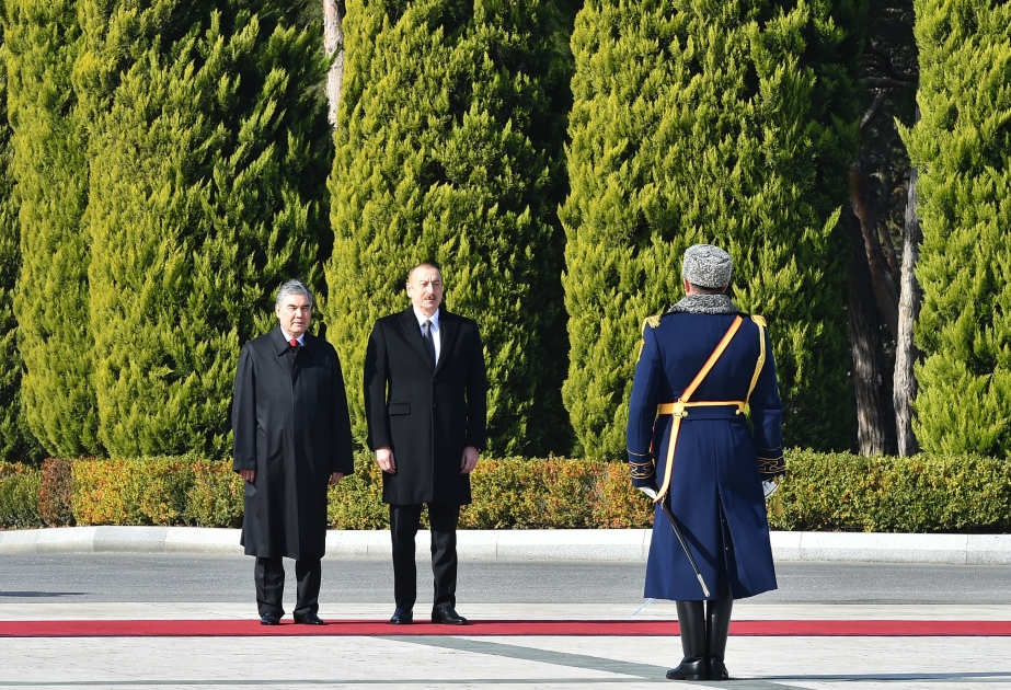 Cérémonie d’accueil officiel du président turkmène à Bakou VIDEO