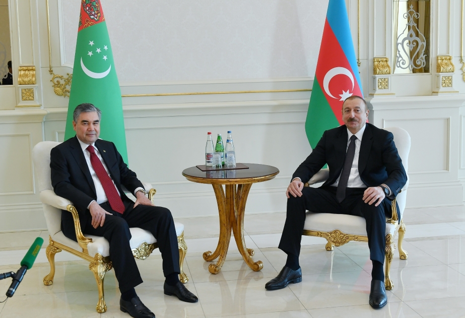 Entretien en tête-à-tête des présidents azerbaïdjanais et turkmène VIDEO
