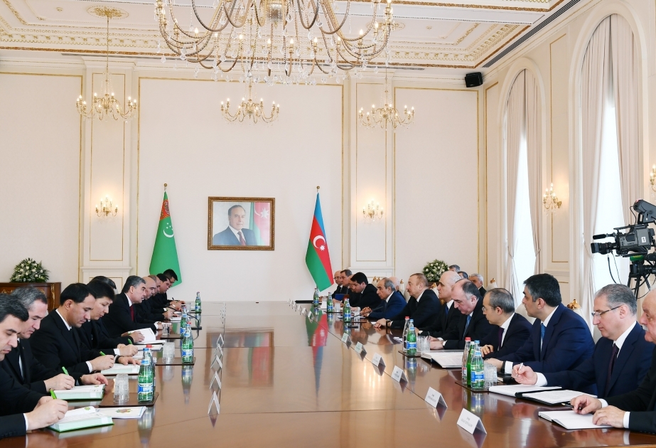 Azerbaijani, Turkmen presidents held expanded meeting VIDEO