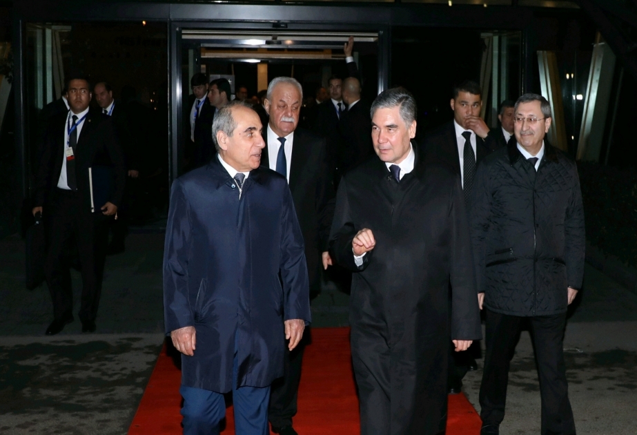 El Presidente de Turkmenistán concluye su visita oficial a Azerbaiyán