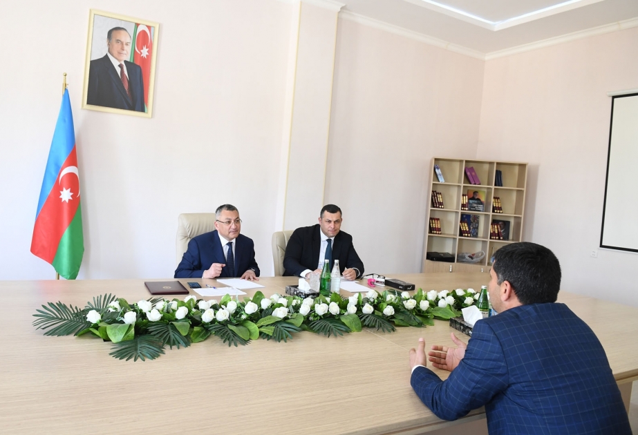 Dövlət Komitəsinin sədri və müavinləri bölgələrdə məcburi köçkünləri qəbul edib