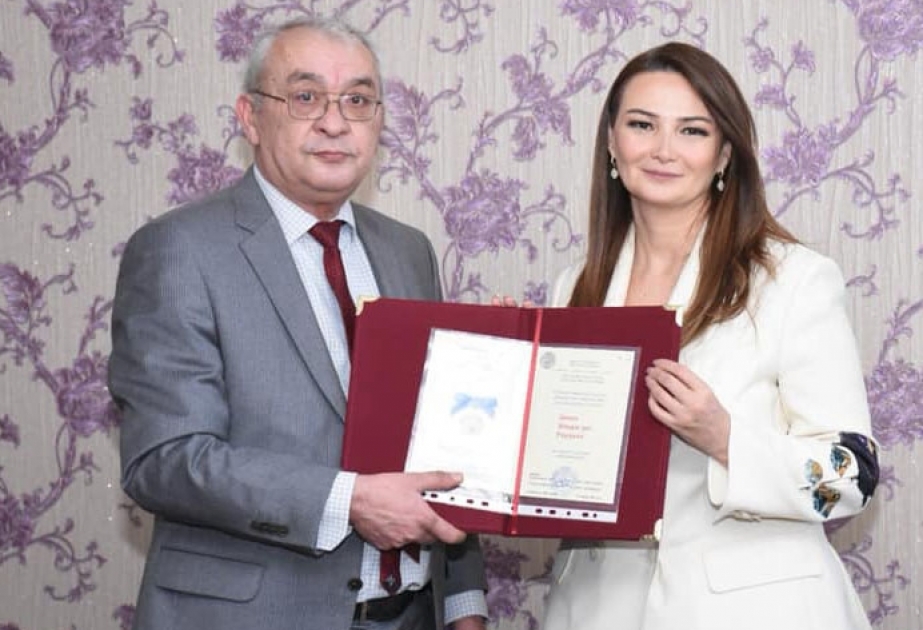 Qənirə Paşayeva Beynəlxalq Mahmud Kaşğari mükafatı ilə təltif olunub