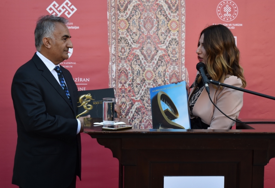 عرض السجاجيد الأذربيجانية في اسطنبول