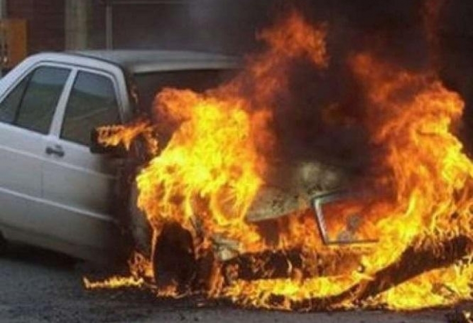 Xətai rayonunda “Mercedes” markalı avtomobil yanıb