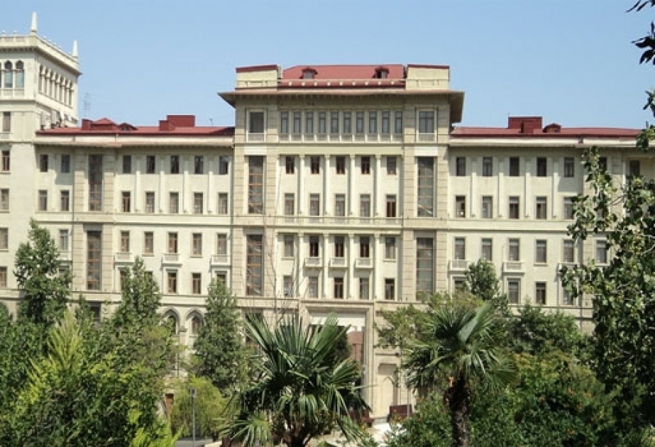 Qərargah alış-veriş mərkəzlərinin fəaliyyətinə dair qaydaları açıqlayıb