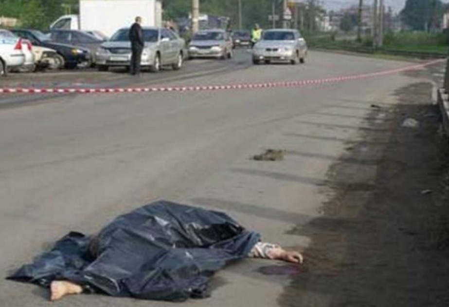 Paytaxtda “Shacman” markalı avtomobilin vurduğu piyada hadisə yerində ölüb