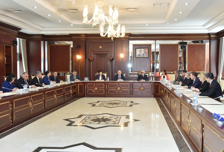 Parlamentin Əmək və sosial siyasət komitəsinin iclası keçirilib