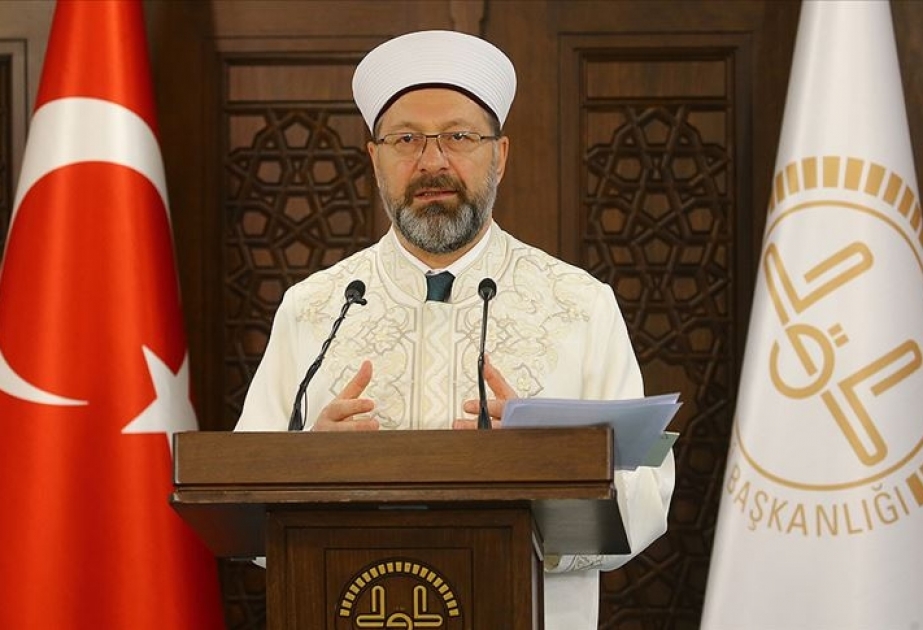 Türkiyədə məscidlərdə kütləvi namazlar ləğv edilib
