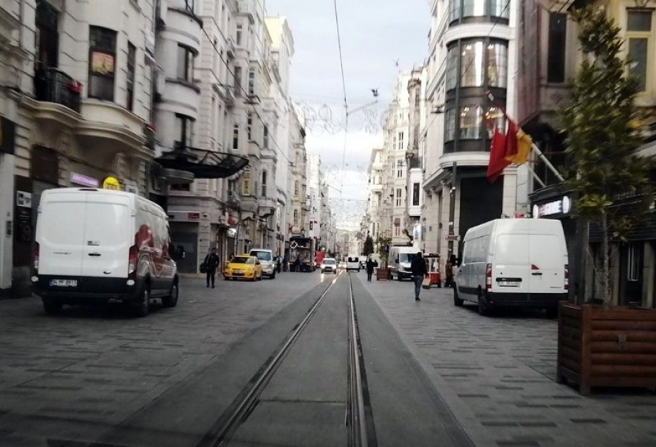 İstanbulun küçə və prospektləri səssizliyə bürünüb