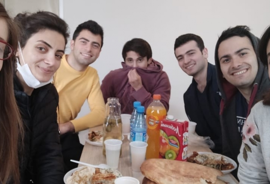 Bakı Ali Neft Məktəbinin xaricdə təhsil alan tələbələri paytaxtımıza gətirilib