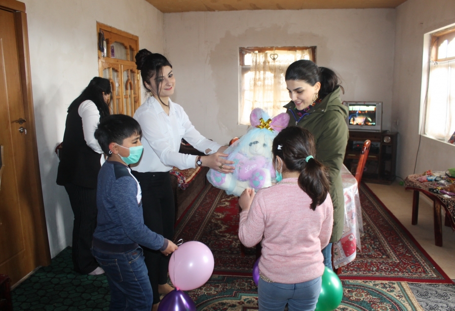 Neftçaladakı Heydər Əliyev Mərkəzinin əməkdaşları “Dost xonçası” aksiyasına qoşulublar