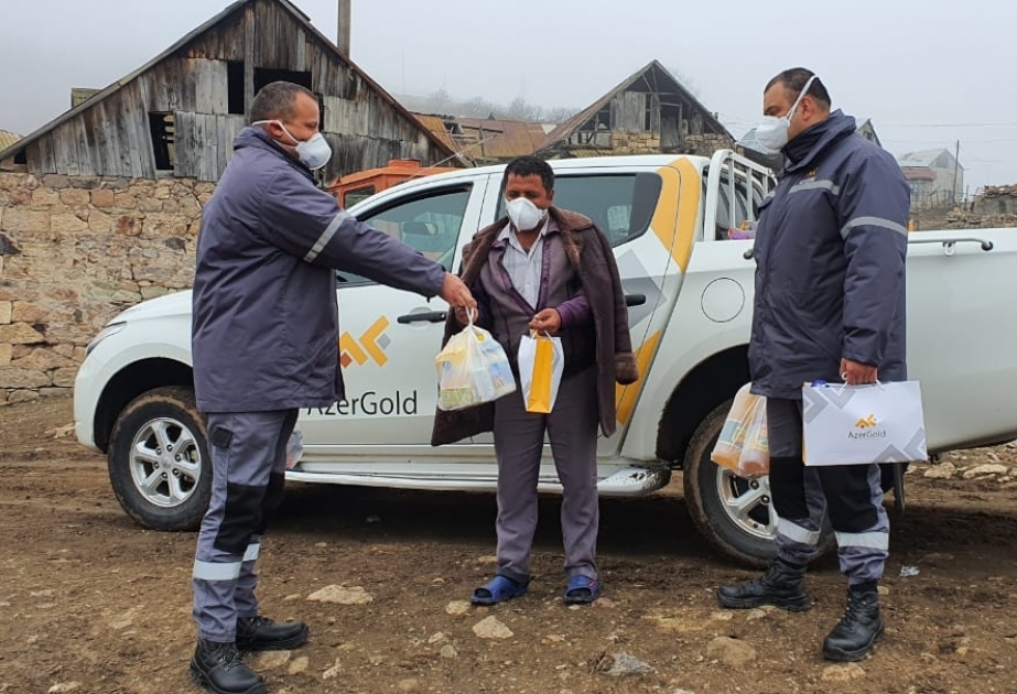 “AzerGold” QSC aztəminatlı ailələrə Novruz sovqatları paylayıb