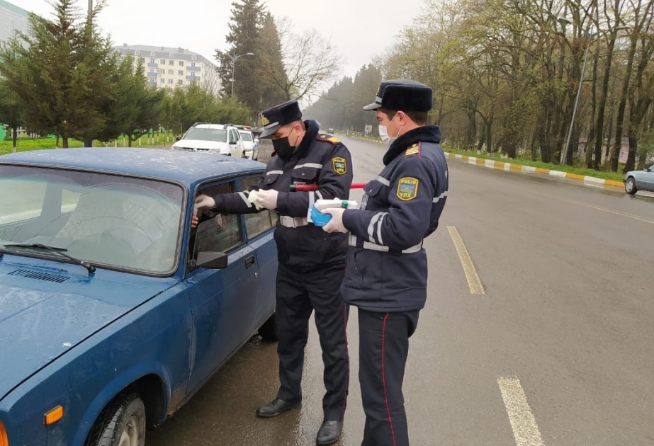 Masallı polisindən nəcib təşəbbüs: 200-dən artıq sürücüyə tibbi spirt, maska və əlcək paylandı