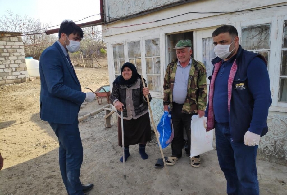 “Qazax Sement Zavodu” MMC rayondakı bütün tənha yaşlıları bir aylıq ərzaqla təmin edib