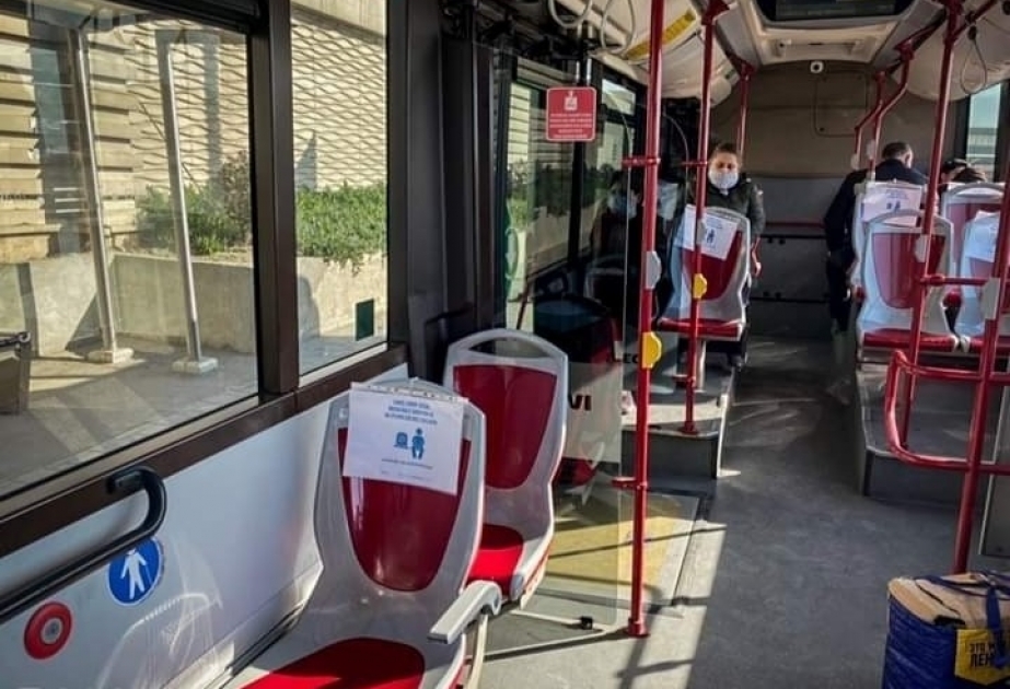 “BakuBus” MMC-nin istismarında olan müntəzəm marşrut avtobuslarında yeni qaydaların tətbiqinə başlanıb