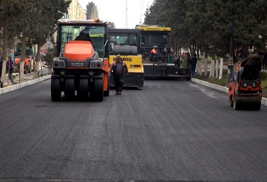 Xırdalanda avtomobil yollarının təmir-tikinti işləri davam etdirilir