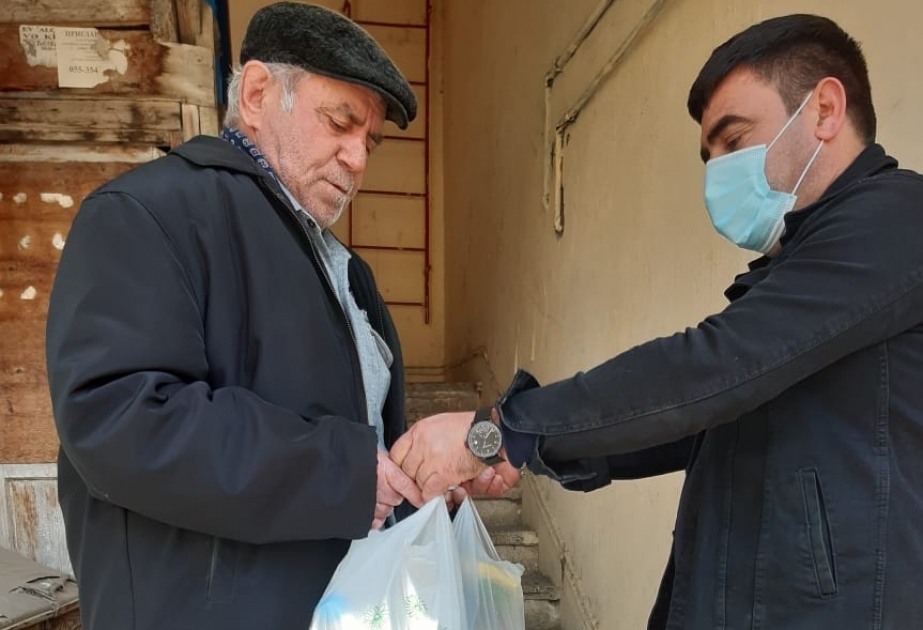 Karantin rejimi ilə əlaqədar Nizami rayonunun bir qrup sakininə ərzaq paylanıb