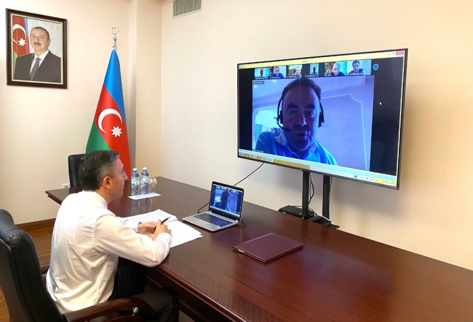 Reunión en línea del Comité de Política Económica, Industria y Emprendimiento del Parlamento azerbaiyano