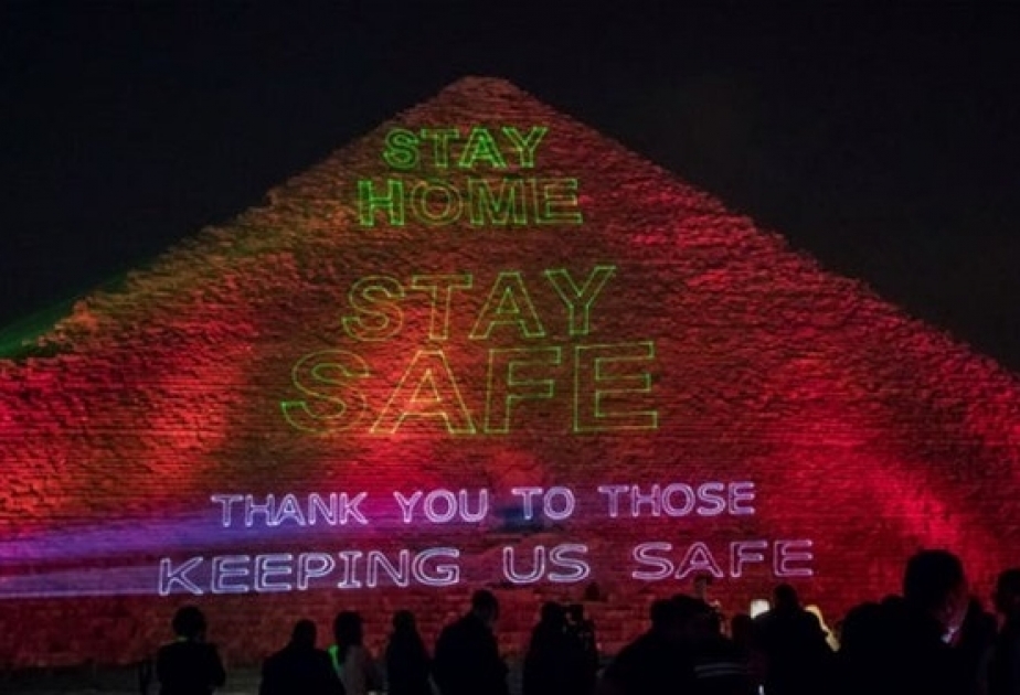 Böyük Giza ehramından insanlara "Evdə qal" mesajı
