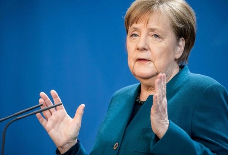 Angela Merkel ev rejimində karantindən sonra iş yerinə qayıdıb