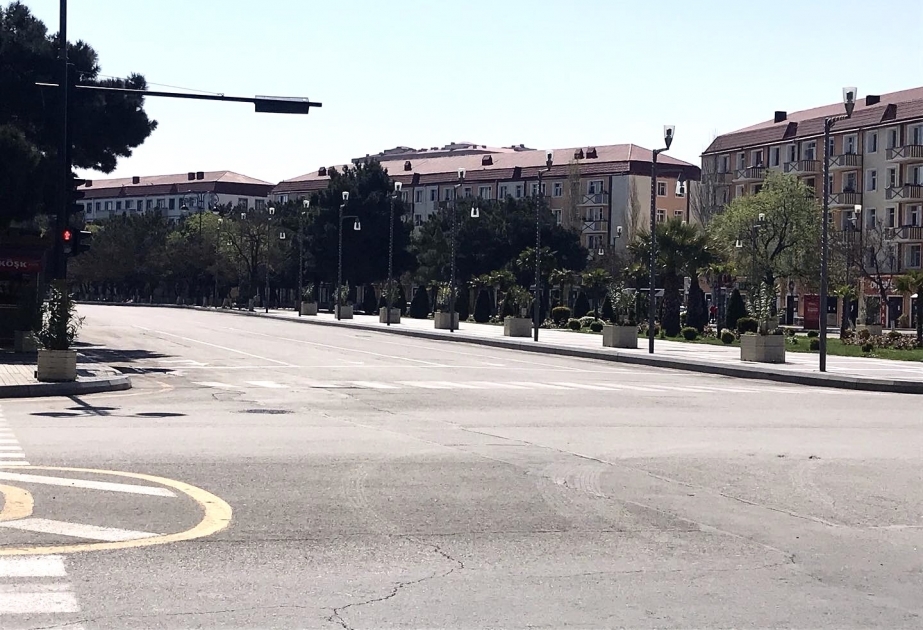 Hərəkətin məhdudlaşdırıldığı Sumqayıt özünə xas olmayan sükuta qərq olub  FOTOREPORTAJ