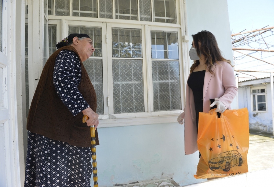 Lənkəranda tənha və ahıl vətəndaşlara ərzaq yardımı olunub