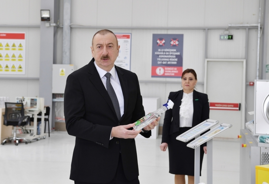 Presidente: Azerbaiyán ya no dependerá de la importación de máscaras médicas incluso después de que se complete la lucha contra el coronavirus