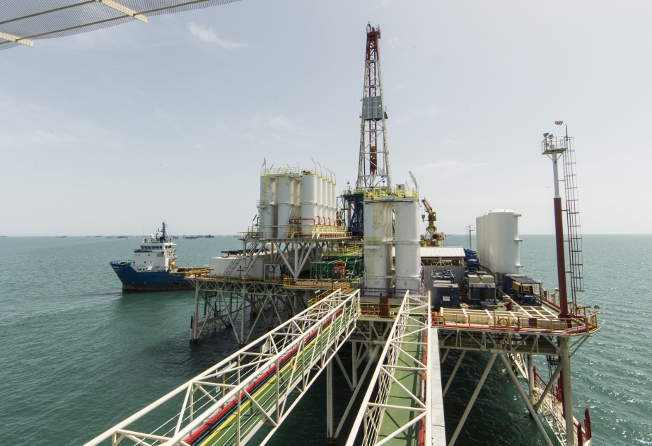 Цена барреля азербайджанской нефти составляет 23,48 доллара