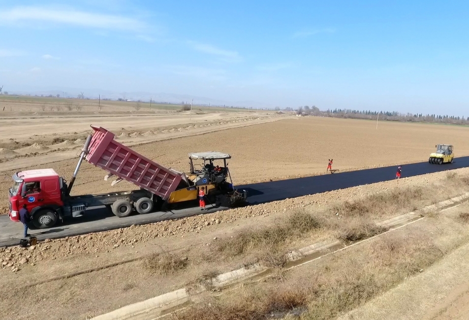 Tovuzda bir şəhər və dörd kəndi əhatə edən yollar yenidən qurulur