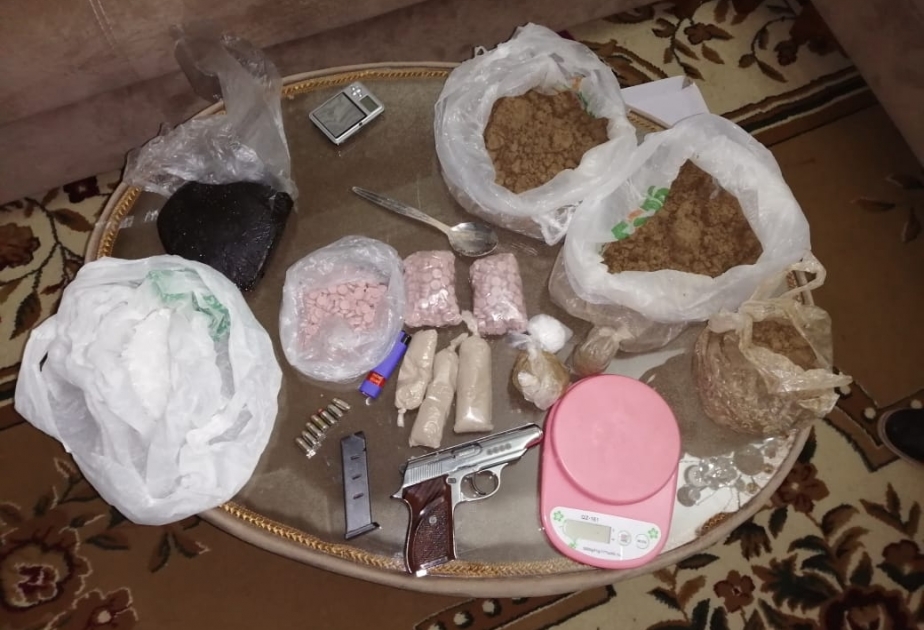 Azərbaycanda onlayn yolla narkotik vasitə və psixotrop maddələr satan daha bir narkokuryer saxlanılıb VİDEO