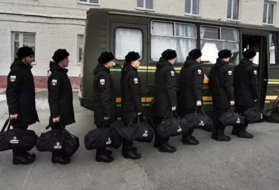 Rusiyada bu il orta məktəb məzunları orduya çağırılmayacaqlar