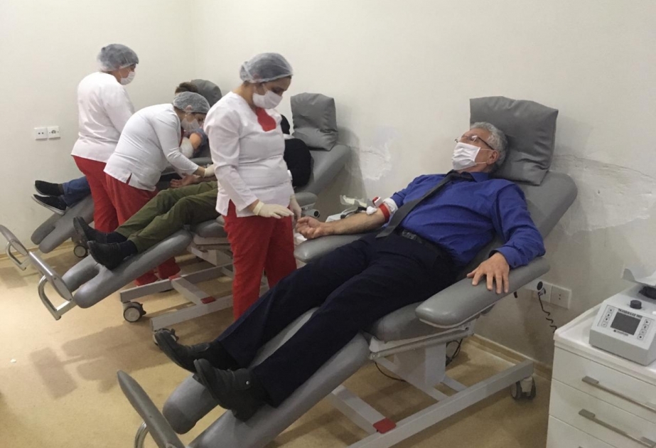 Ekologiya və Təbii Sərvətlər Nazirliyinin nümayəndələri və ekokönüllüləri “Könüllü donor” aksiyasına qoşulublar