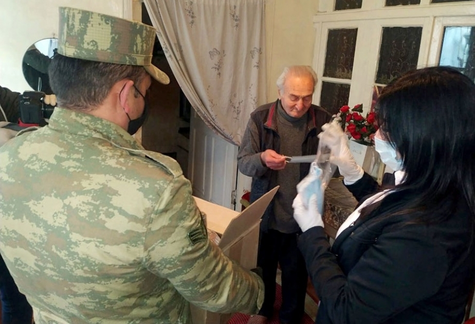 Hərbi qulluqçular ünvanlı yardım çatdırıblar