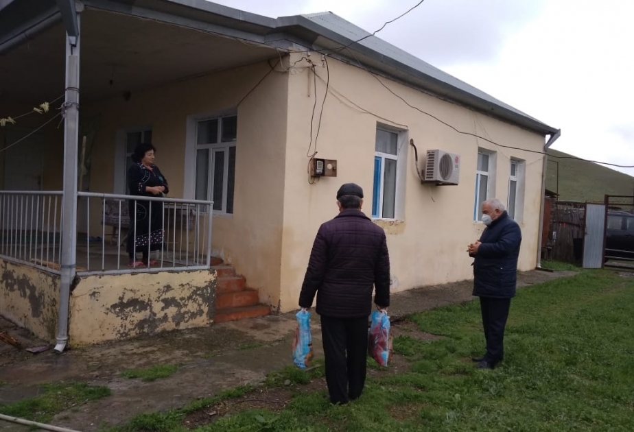 Füzuli rayonunda tənha ahıl insanlara və aztəminatlı ailələrə yardım edilir