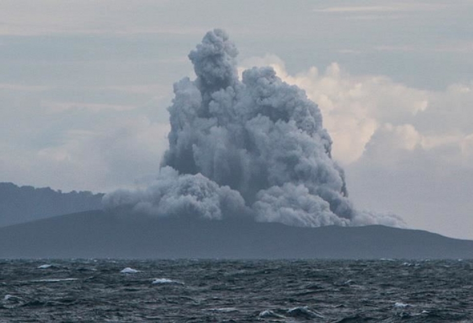 İndoneziyada Anak-Krakatau vulkanı son sutka ərzində iki dəfə püskürüb