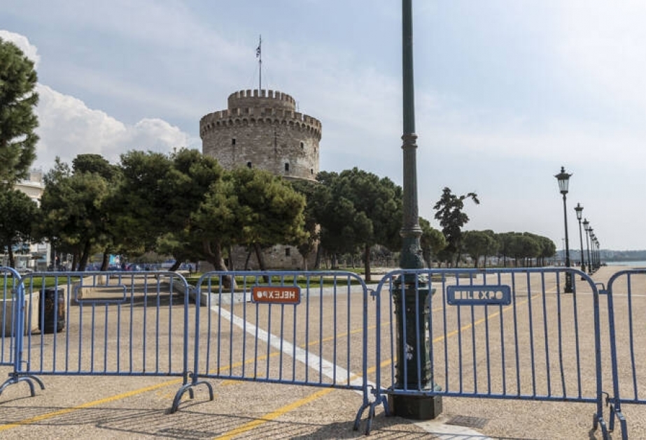 Yunan polisi ölkədə karantin rejimini pozan vətəndaşlardan 4,2 milyon avro cərimə yığıb