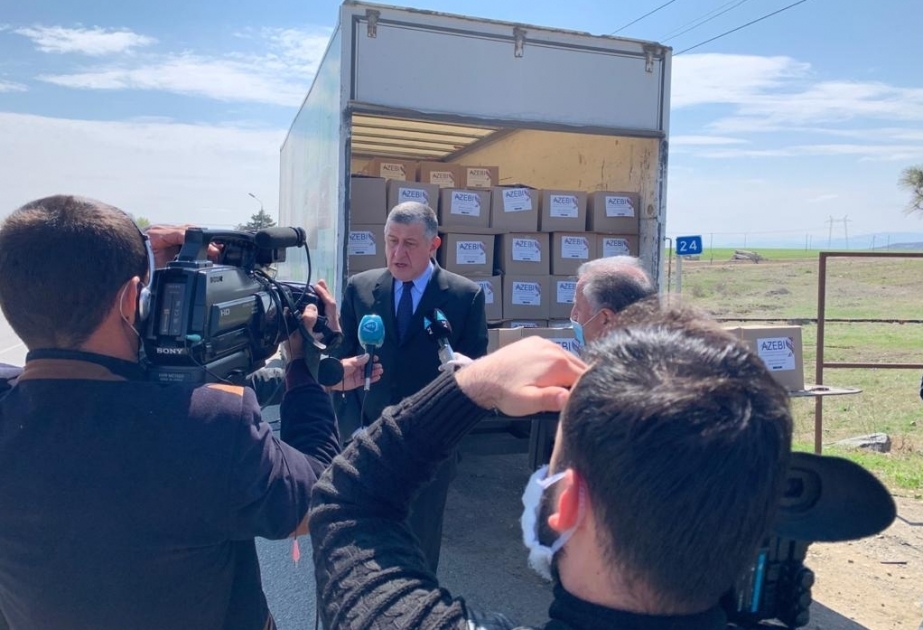 Embajada de Azerbaiyán entrega ayuda alimentaria a Gardabani de Georgia