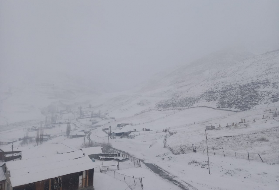 Qubanın Xınalıq və Qırız kəndlərinə qar yağır