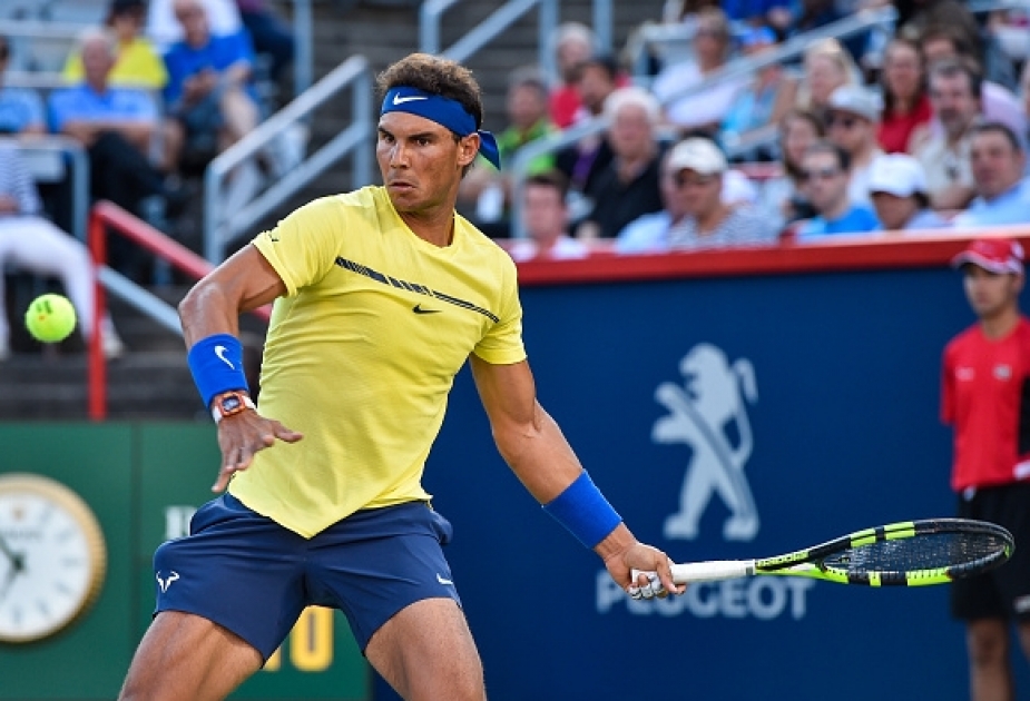 Tennisçi Rafael Nadalın futbolkası xeyriyyə hərracında 22,4 min dollara satılıb