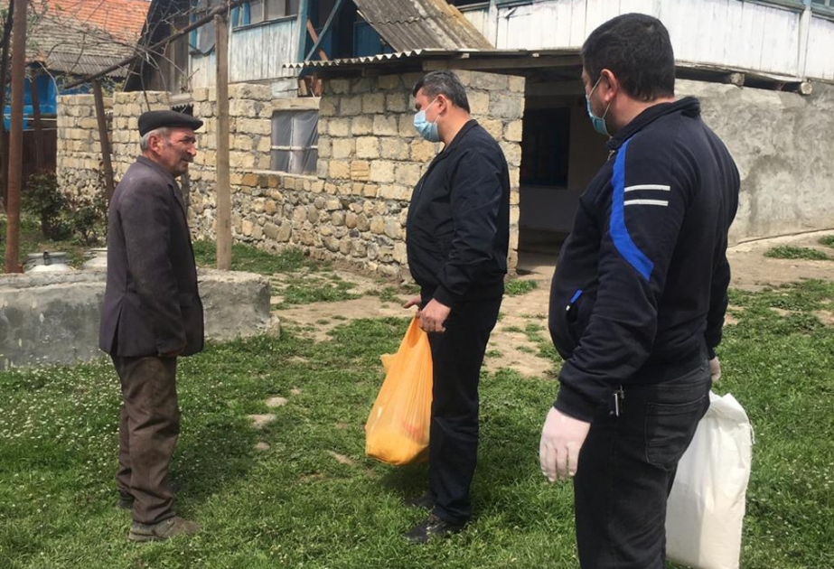 Oğuzda aztəminatlı ailələrə ərzaq yardımı paylanılıb
