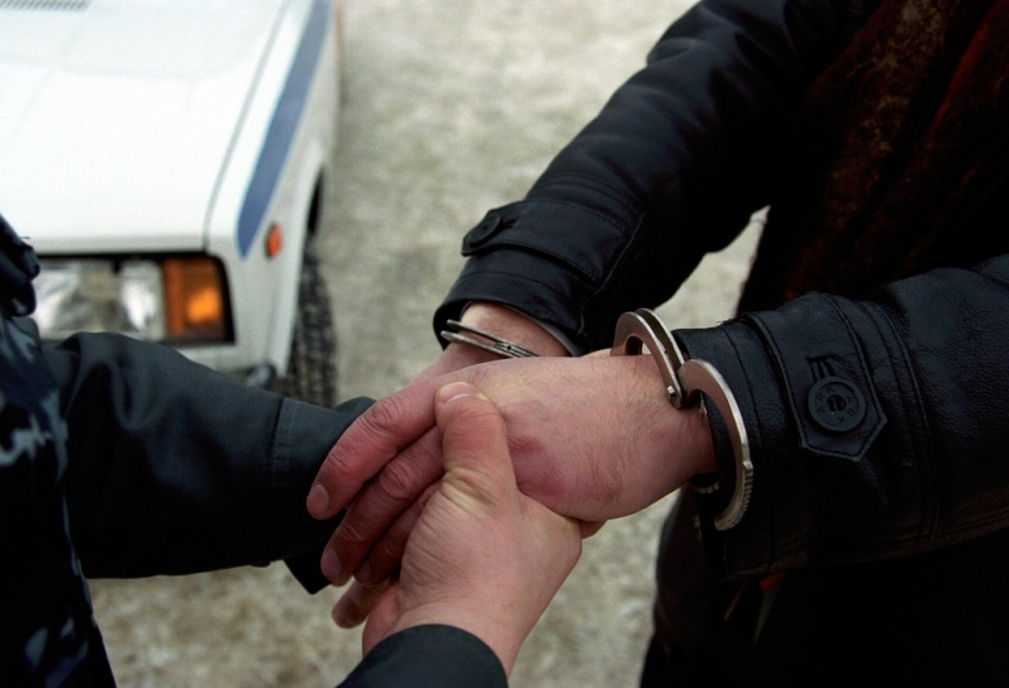 Hacıqabulda polis əməkdaşını avtomobillə vuran sürücü saxlanılıb
