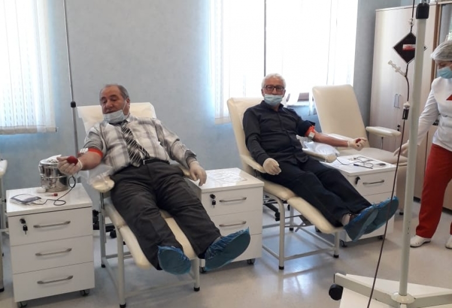 Regionlarda işləyən ekologiya işçiləri qanvermə aksiyasında iştirak edirlər
